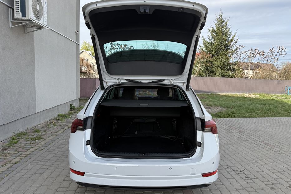 Продам Skoda Octavia А8 2.0TDI 150кс ПЕРЛА FULL LED 2023 года в Львове