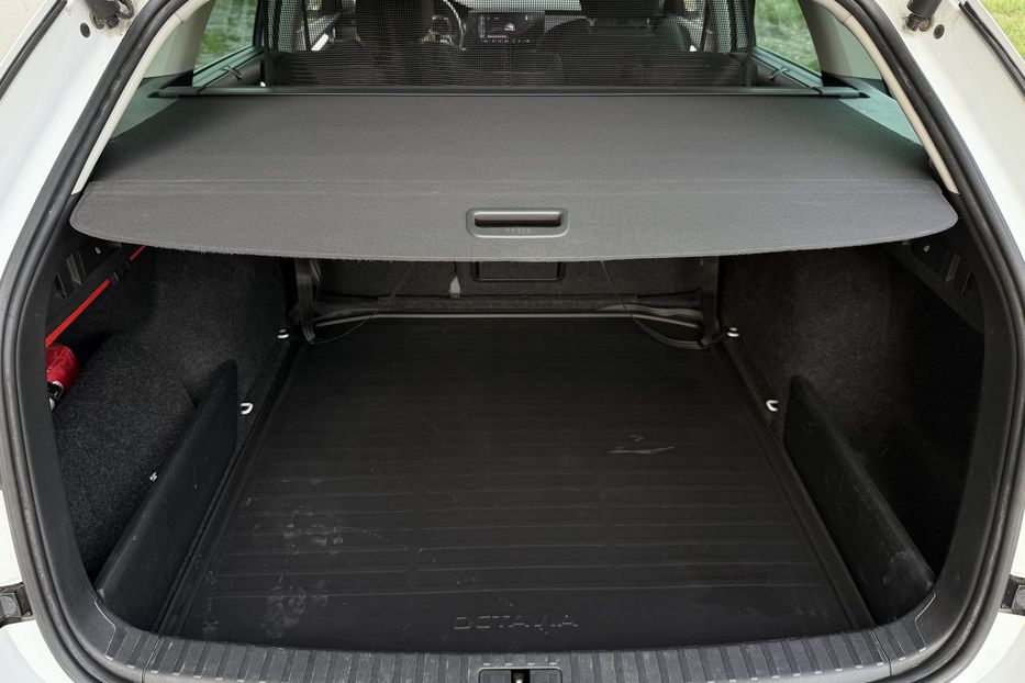 Продам Skoda Octavia А8 2.0TDI 150кс ПЕРЛА FULL LED 2023 года в Львове