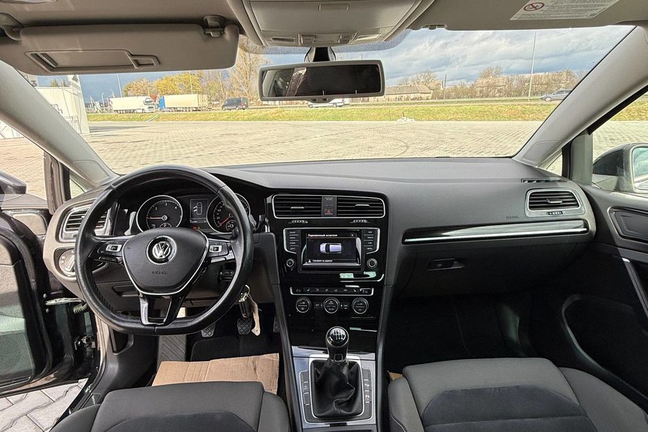Продам Volkswagen Golf VII 2014 года в Львове