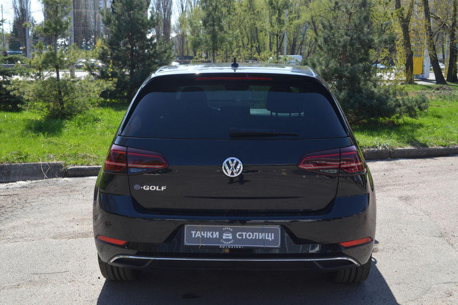 Продам Volkswagen e-Golf 35.8 kWh (136 к.с.) 2020 года в Киеве