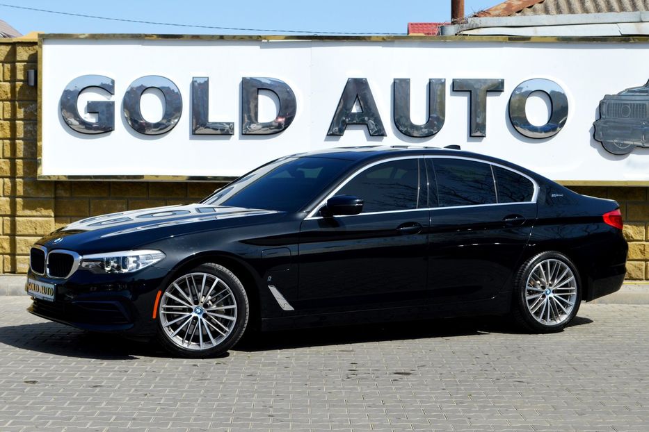 Продам BMW 530 e 2019 года в Одессе