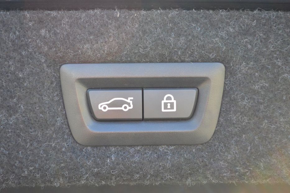 Продам BMW 530 e 2019 года в Одессе