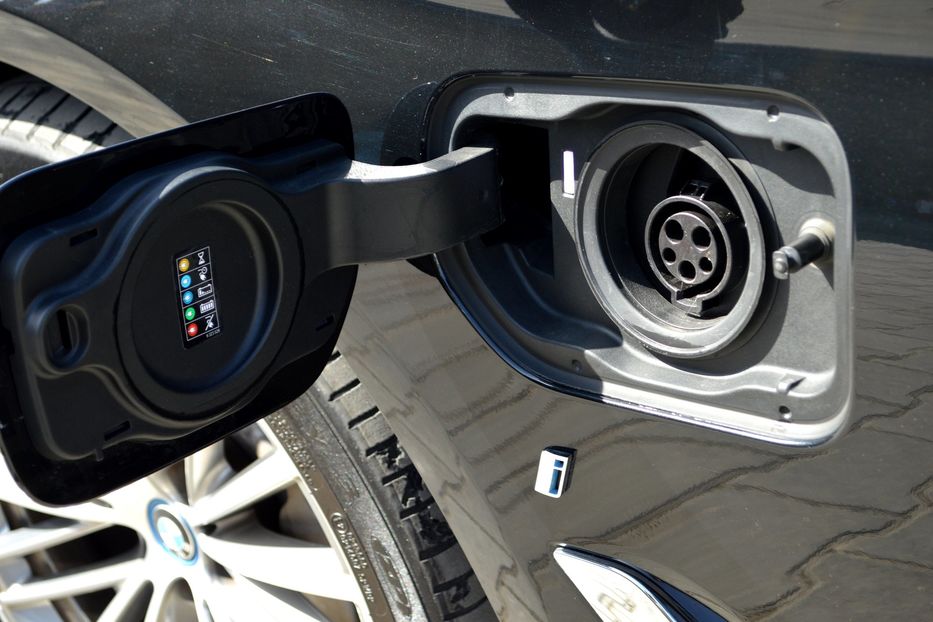 Продам BMW 530 e 2019 года в Одессе