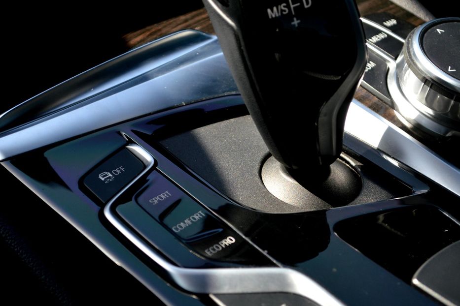 Продам BMW 530 e 2019 года в Одессе