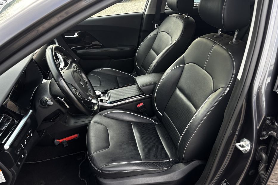 Продам Kia Niro 64квт Prestige 2020 года в Львове