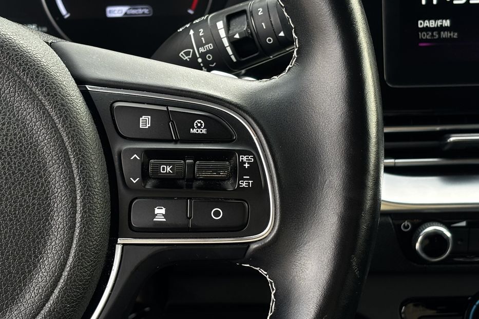 Продам Kia Niro 64квт Prestige 2020 года в Львове