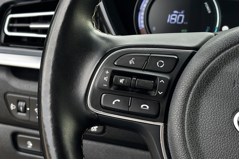 Продам Kia Niro 64квт Prestige 2020 года в Львове