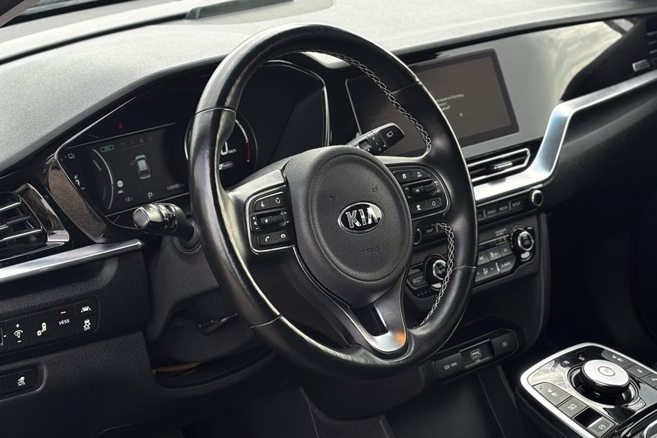 Продам Kia Niro 64квт Prestige 2020 года в Львове