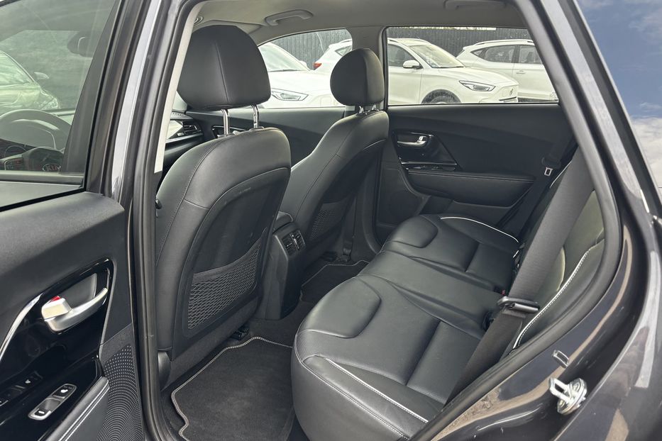 Продам Kia Niro 64квт Prestige 2020 года в Львове