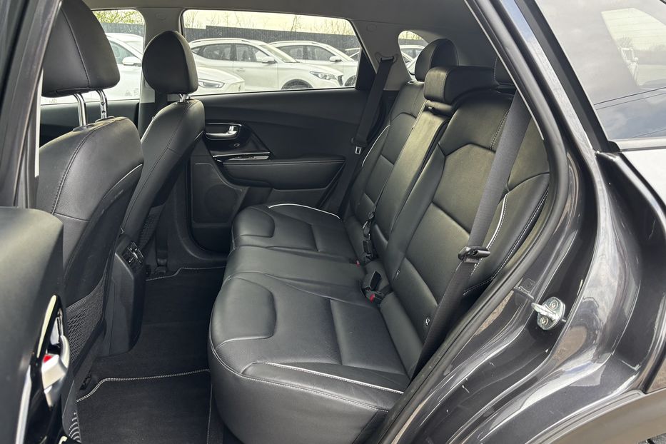 Продам Kia Niro 64квт Prestige 2020 года в Львове