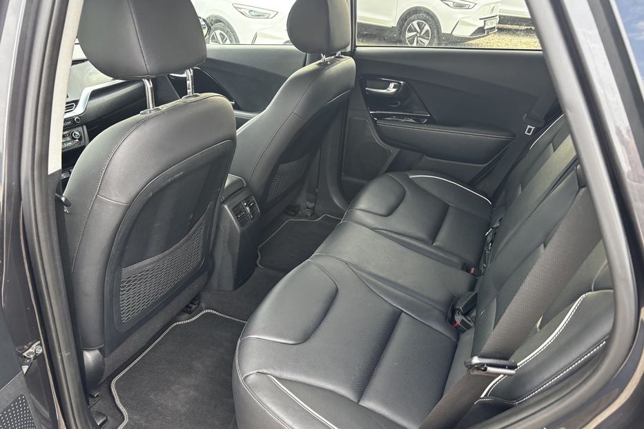 Продам Kia Niro 64квт Prestige 2020 года в Львове