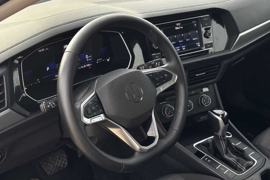 Продам Volkswagen Jetta 2024 года в Львове