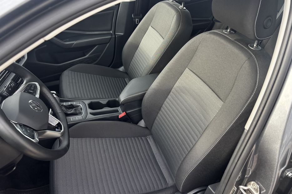 Продам Volkswagen Jetta 2024 года в Львове