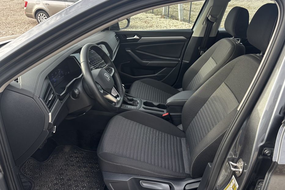 Продам Volkswagen Jetta 2024 года в Львове