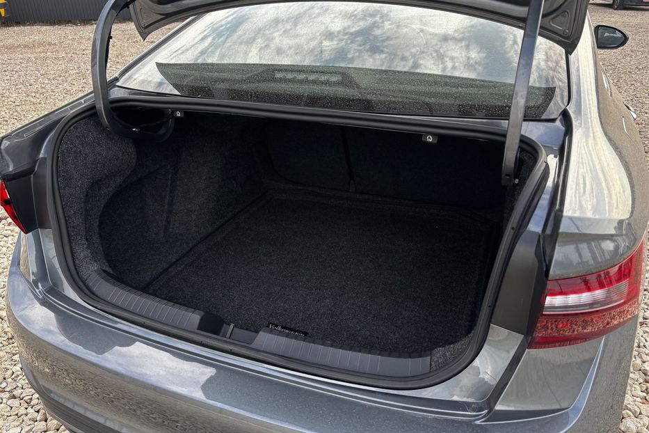 Продам Volkswagen Jetta 2024 года в Львове