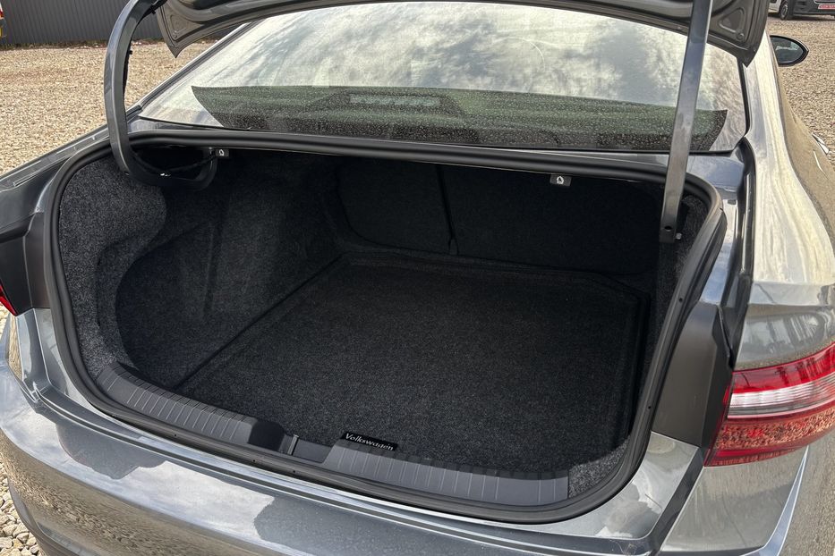 Продам Volkswagen Jetta 2024 года в Львове
