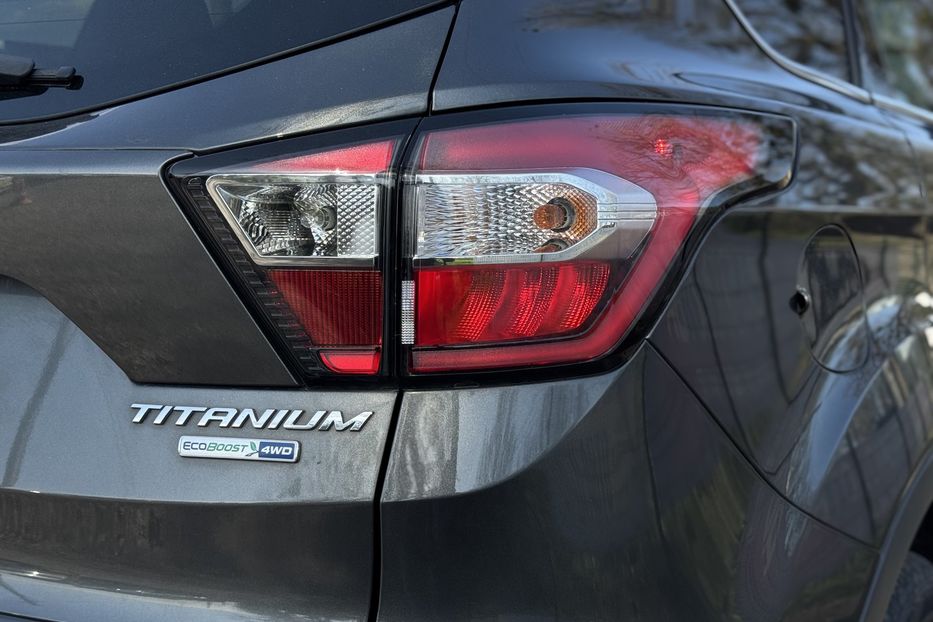 Продам Ford Escape (COMIS) 4WD TITANIUM  2017 года в г. Умань, Черкасская область