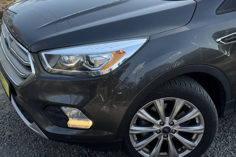 Продам Ford Escape (COMIS) 4WD TITANIUM  2017 года в г. Умань, Черкасская область