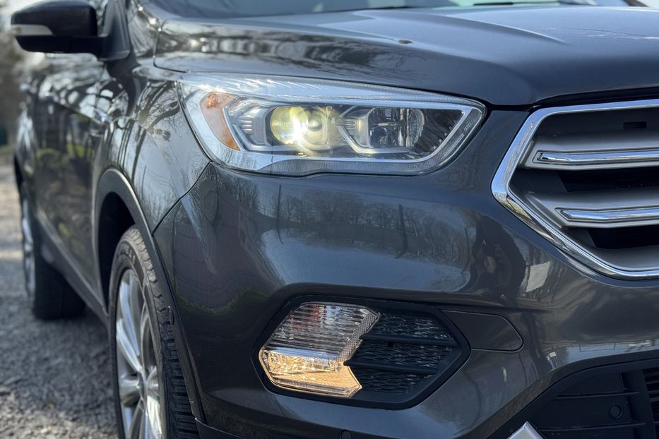 Продам Ford Escape (COMIS) 4WD TITANIUM  2017 года в г. Умань, Черкасская область