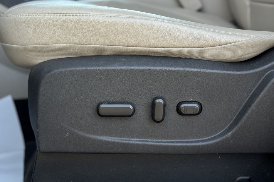 Продам Ford Escape (COMIS) 4WD TITANIUM  2017 года в г. Умань, Черкасская область