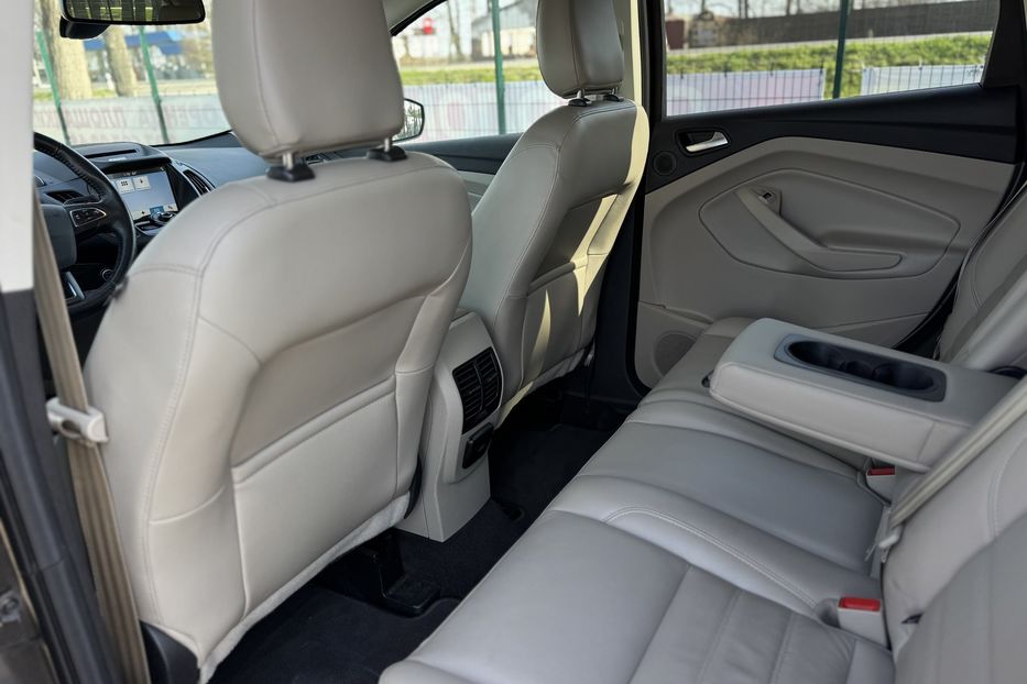 Продам Ford Escape (COMIS) 4WD TITANIUM  2017 года в г. Умань, Черкасская область