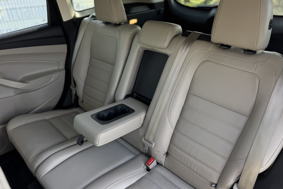 Продам Ford Escape (COMIS) 4WD TITANIUM  2017 года в г. Умань, Черкасская область