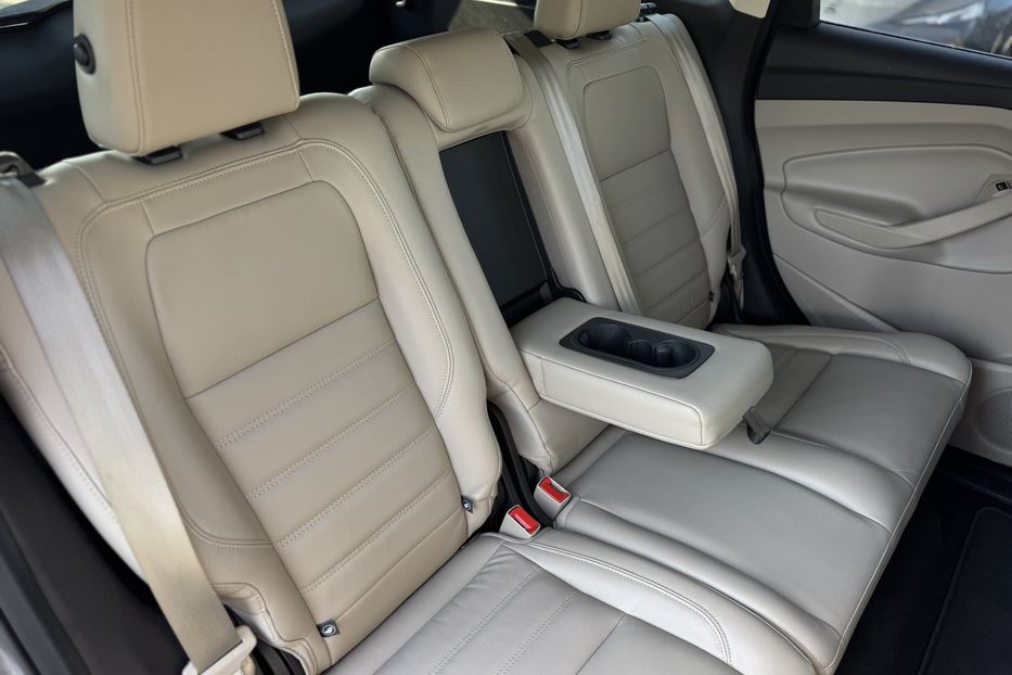 Продам Ford Escape (COMIS) 4WD TITANIUM  2017 года в г. Умань, Черкасская область