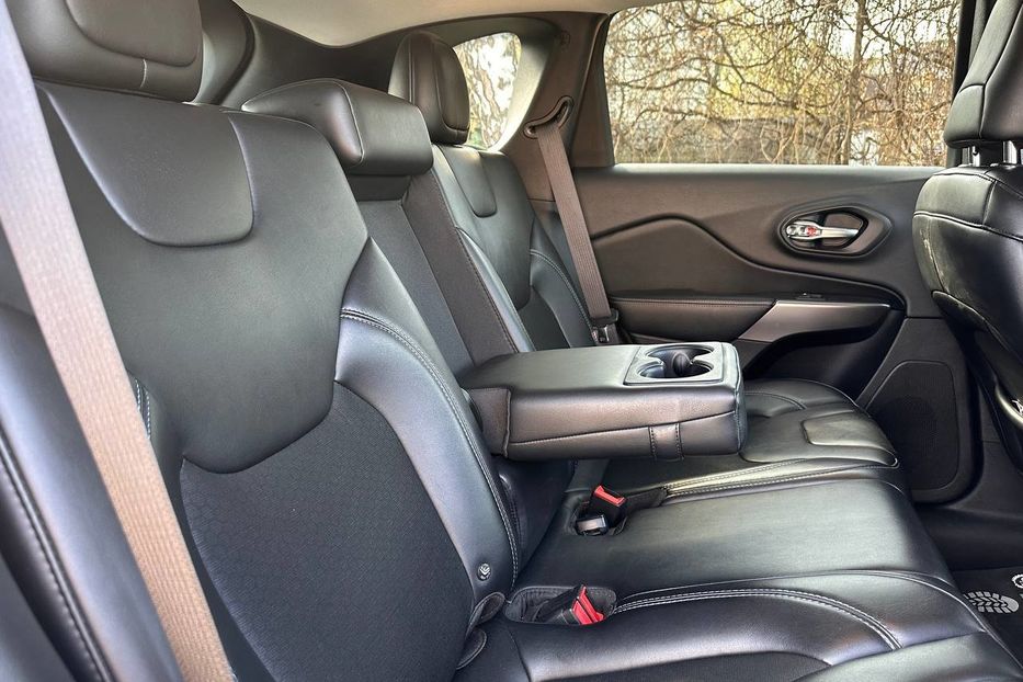 Продам Jeep Cherokee 2018 года в Черновцах