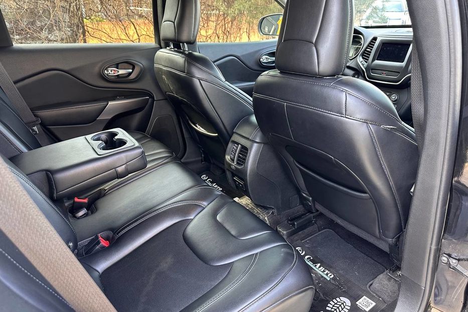 Продам Jeep Cherokee 2018 года в Черновцах