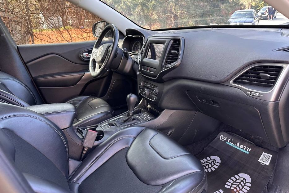 Продам Jeep Cherokee 2018 года в Черновцах