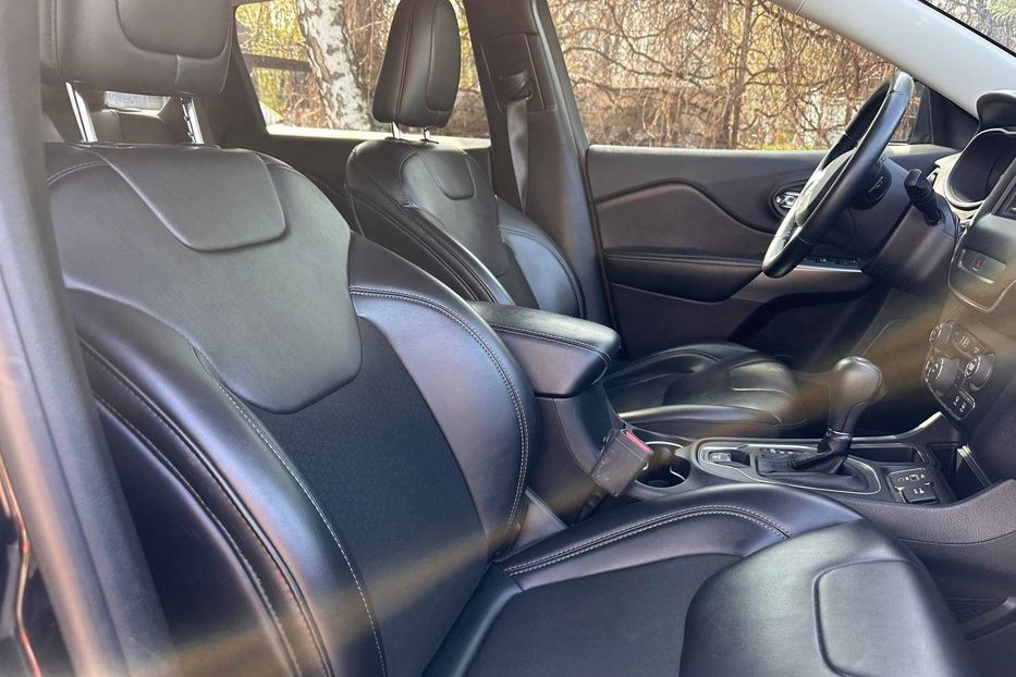 Продам Jeep Cherokee 2018 года в Черновцах