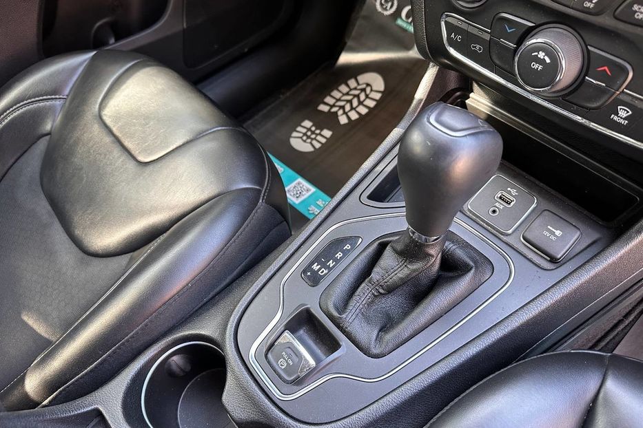 Продам Jeep Cherokee 2018 года в Черновцах