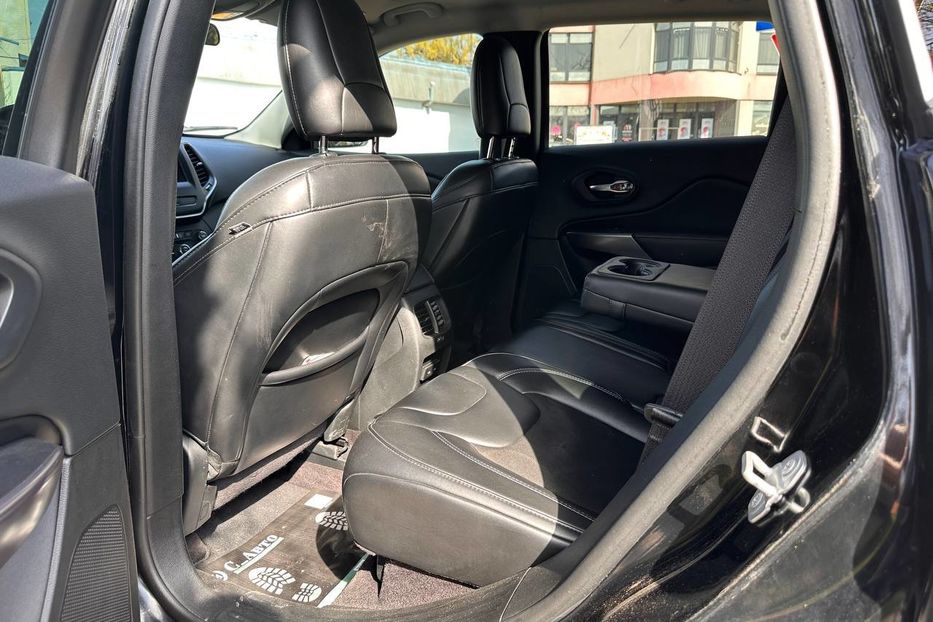 Продам Jeep Cherokee 2018 года в Черновцах