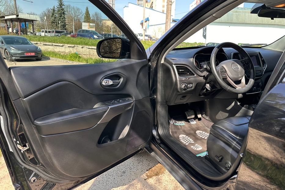 Продам Jeep Cherokee 2018 года в Черновцах
