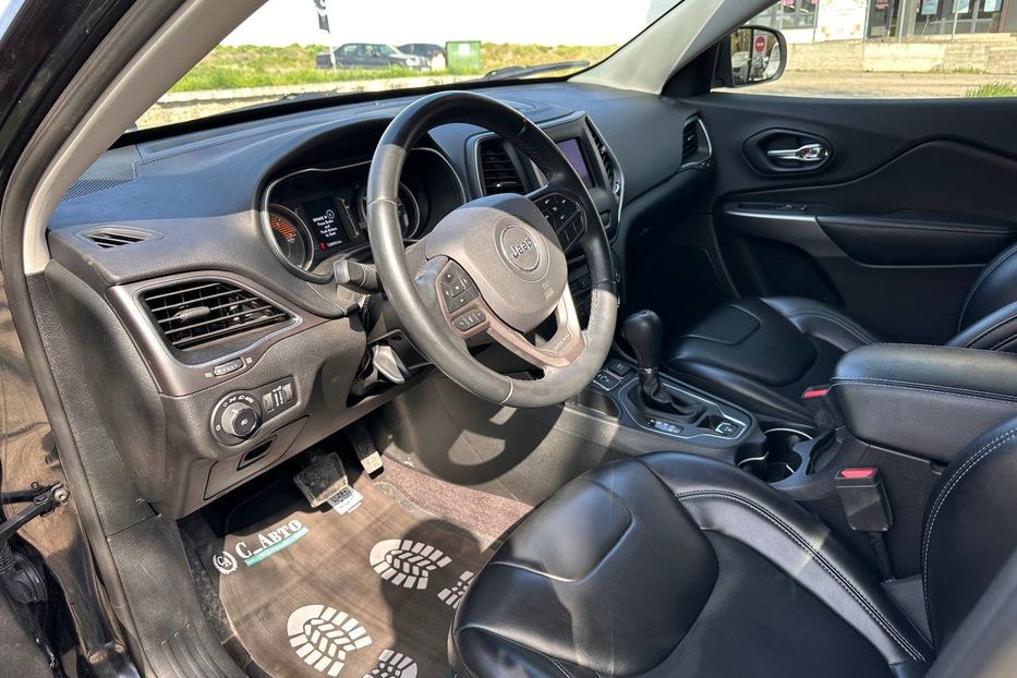 Продам Jeep Cherokee 2018 года в Черновцах