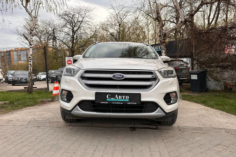 Продам Ford Kuga 2017 года в Черновцах