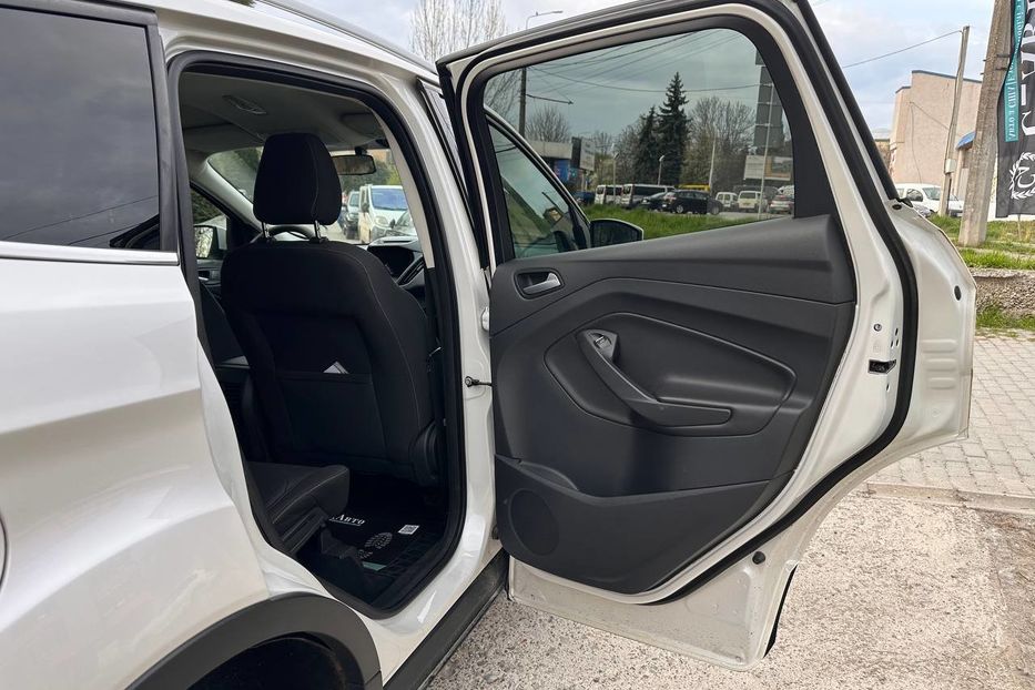 Продам Ford Kuga 2017 года в Черновцах