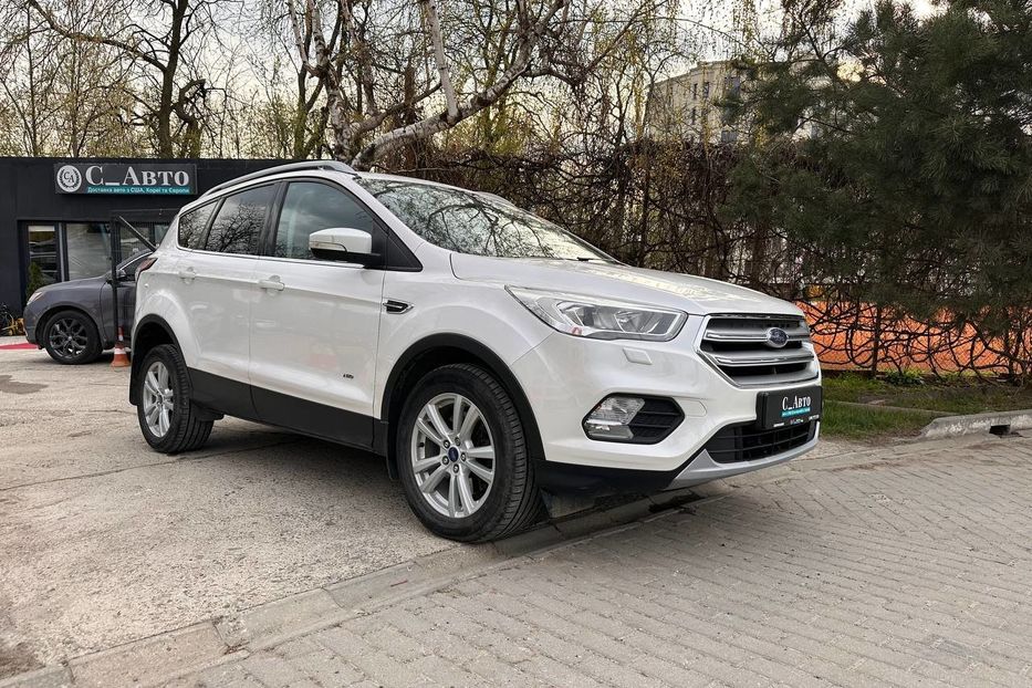 Продам Ford Kuga 2017 года в Черновцах