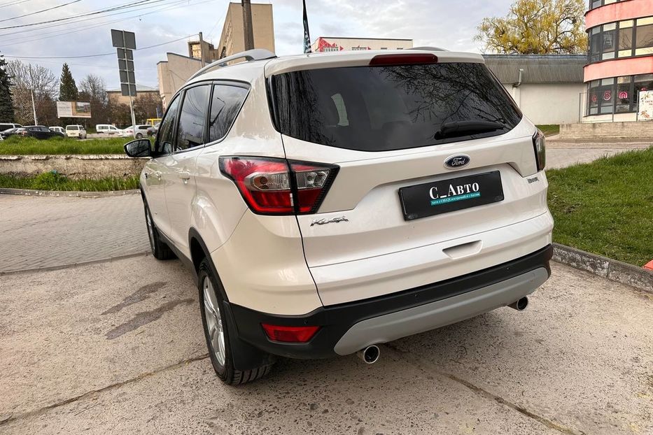 Продам Ford Kuga 2017 года в Черновцах