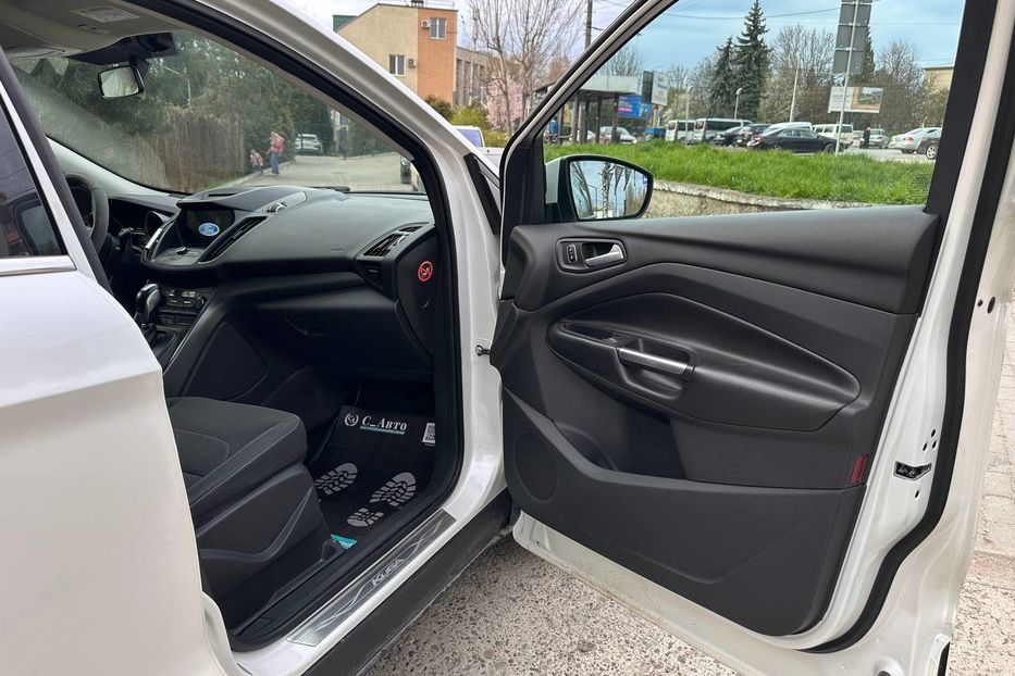 Продам Ford Kuga 2017 года в Черновцах