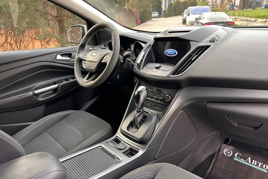 Продам Ford Kuga 2017 года в Черновцах