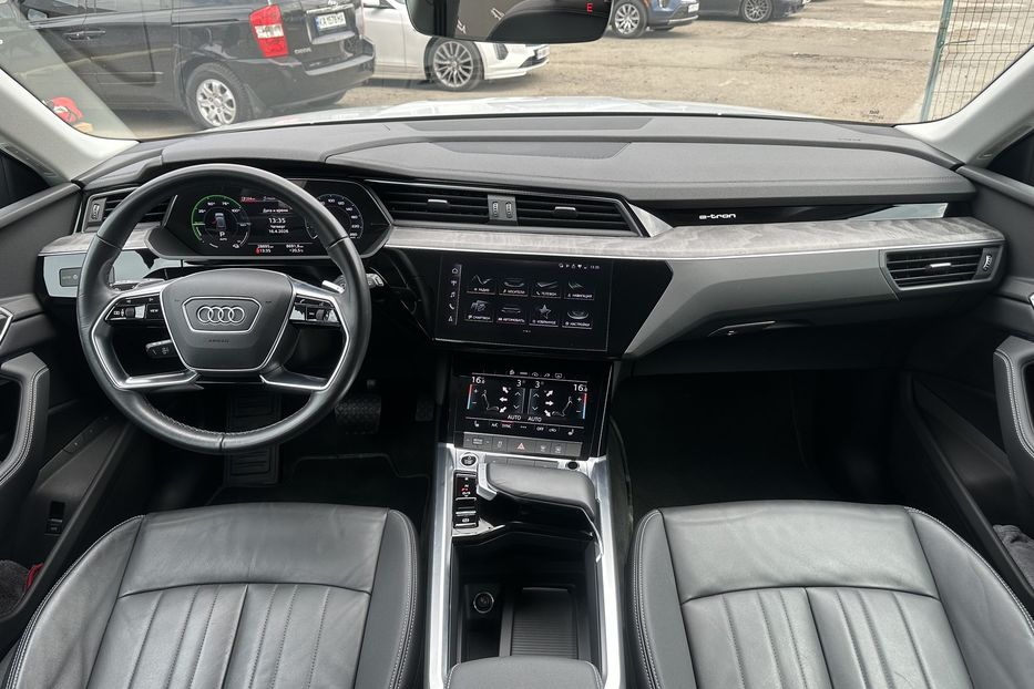 Продам Audi E-Tron Q8 Quattro 2023 года в Киеве