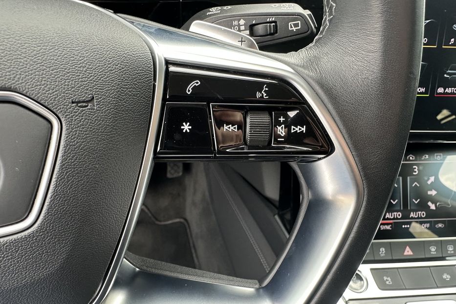 Продам Audi E-Tron Q8 Quattro 2023 года в Киеве