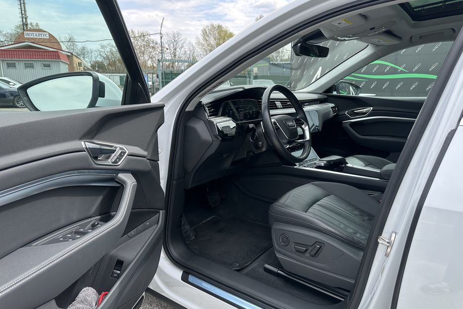 Продам Audi E-Tron Q8 Quattro 2023 года в Киеве