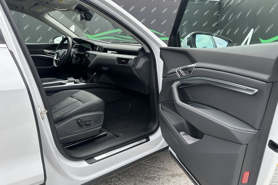 Продам Audi E-Tron Q8 Quattro 2023 года в Киеве