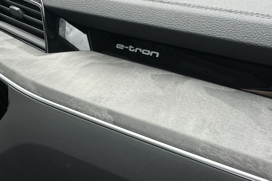 Продам Audi E-Tron Q8 Quattro 2023 года в Киеве