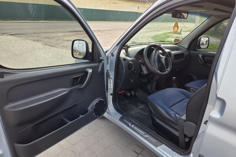 Продам Peugeot Partner пасс. 2007 года в Львове