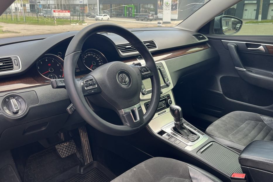 Продам Volkswagen Passat B7 Офіційний 2011 года в Николаеве