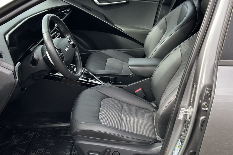 Продам Kia Niro 2023 года в Луцке