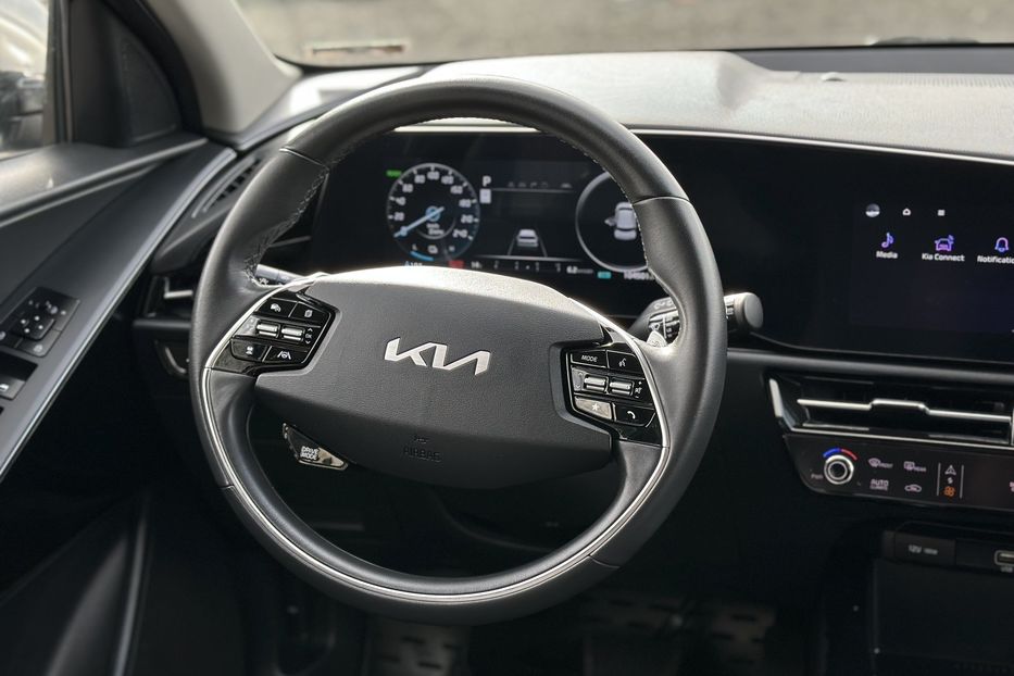 Продам Kia Niro 2023 года в Луцке